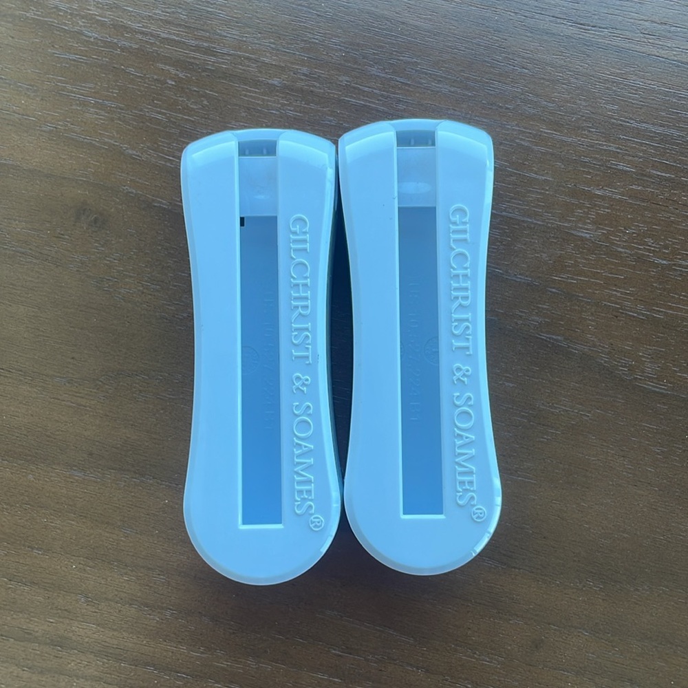 Gilchrist & Soames Plastic Disappearing Mini Bracket. Shampoo Bottle Holder (2)